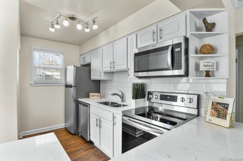 1267 Locust St, Denver CO 80207-2845 exterior