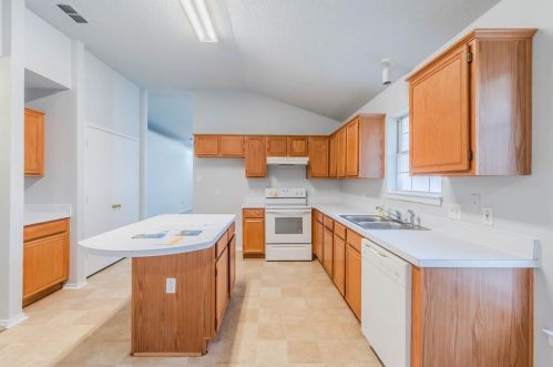 5623 Cancun Dr, Fort Worth TX  76180-6583 exterior