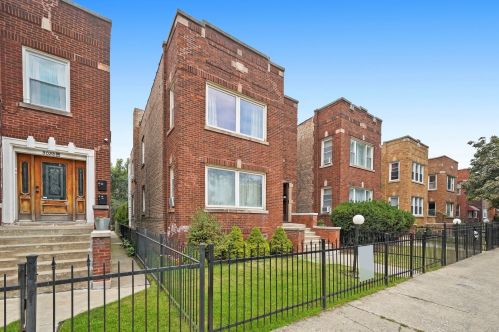 8026 Dobson Ave, Chicago, IL 60619-4406