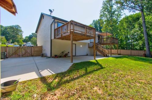 608 Edwards Ct, Buford, GA 30518-5936