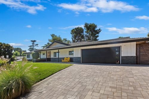 2390 Deerhorn Dr, Riverside, CA 92506-3417