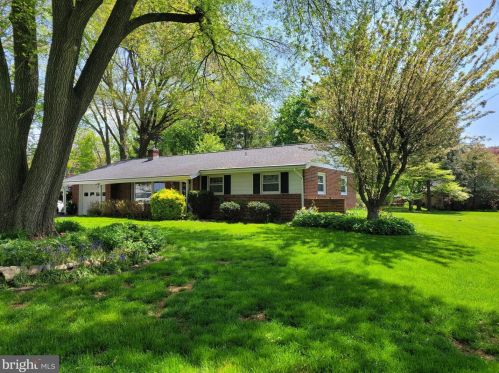 987 Hermosa Ave, Lancaster, PA 17601-1405