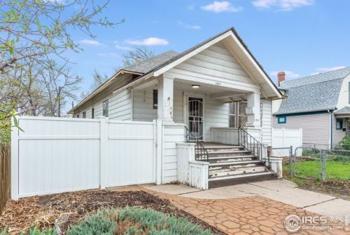 1217 8th St, Greeley, CO 80631-3215