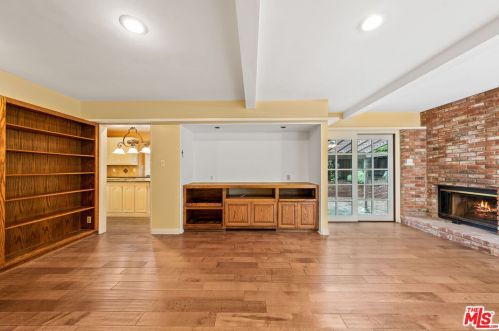 1347 San Luis Rey Dr, Glendale CA  91208-1961 exterior