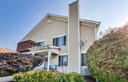 424 Sandhurst Ln, South Elgin, IL 60177-2915