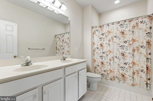 15672 Altomare Trace Way, Woodbridge VA  22193-5779 exterior