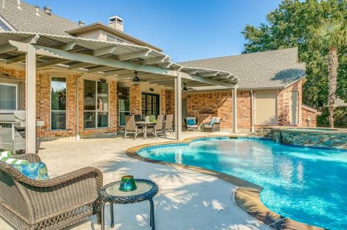 1713 Coyote Rdg, Carrollton TX 75010-3248 exterior