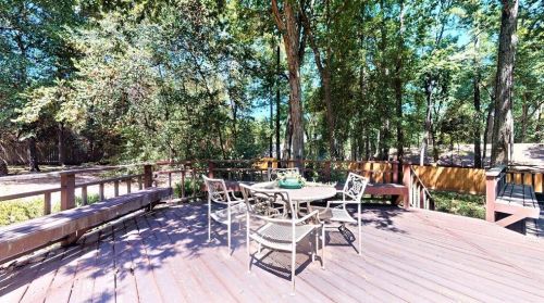 78 Vlg Hl Ln, Conroe TX  77304-3527 exterior