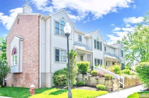 158 Panorama Dr, Edgewater, NJ 07020-7239