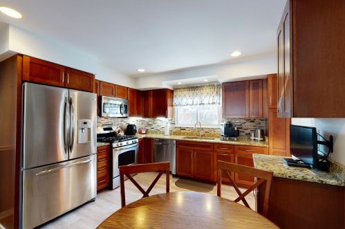 903 Schirra Dr, Palatine, IL 60074-7174
