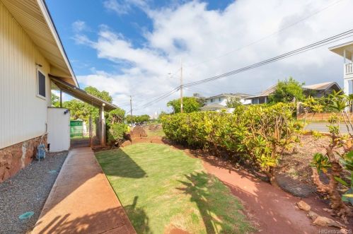 690 9 Ave, Honolulu HI  96816-2117 exterior