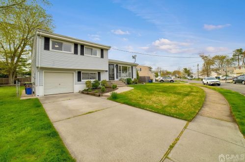 13 Jersey Ave, Old Bridge, NJ 08857-2164