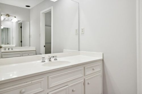 1011 Byrnwyck Rd, Atlanta GA  30319-1665 exterior