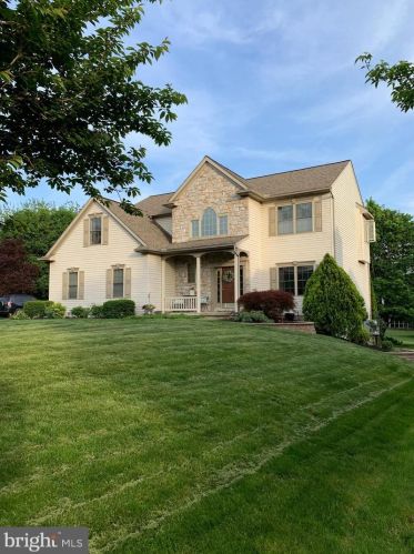 120 Nectar Ter, Lancaster, PA 17602-6104