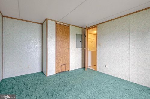 207 Sunningdale Ct, Lancaster PA  17603-2185 exterior