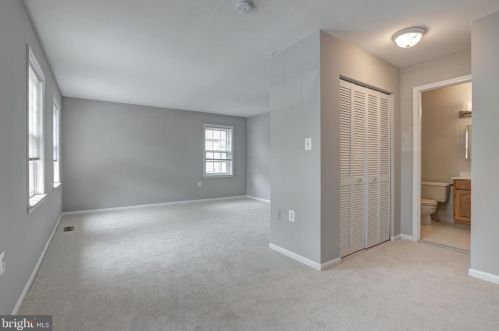 5601 Castlebury Ct, Springfield VA  22015-1883 exterior