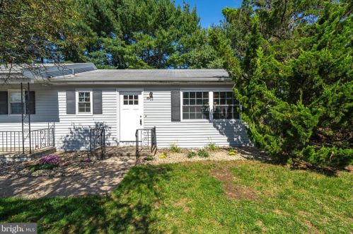 2 Primrose Ln, Jackson Twp, NJ 08527-5046