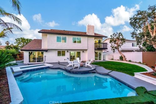 5892 Bellfield Ln, Huntington Beach CA  92648-1041 exterior