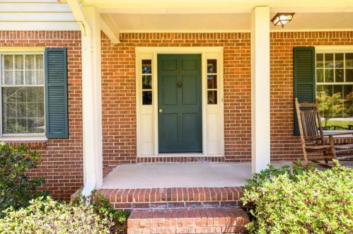 552 Cesarea Pl, Lilburn, GA 30047-6002