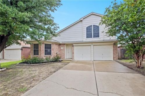 760 Flamingo Dr, Fort Worth, TX 76131-4892