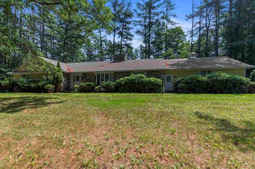 7 Century Pines Dr, Barrington, NH 03825-3733