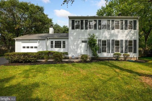 2342 Bedfordshire Cir, Herndon, VA 20191-1605