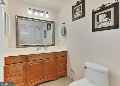 5424 Rilian Ct, Springfield VA  22015-2171 exterior
