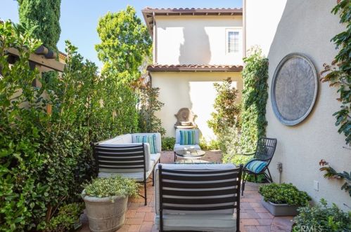 57 Arborside, Irvine CA  92603-0111 exterior