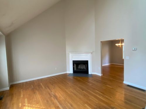 5 Thresher Rd, Nashua, NH 03063-2822