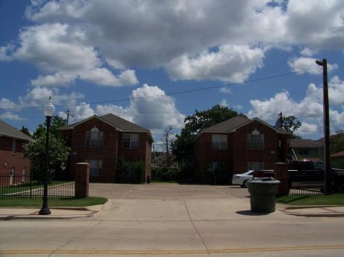 3901 College Main St, Bryan, TX 77801-3858