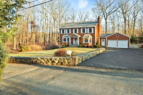 22 Woodchuck Ln, Wilton, CT 06897-3427