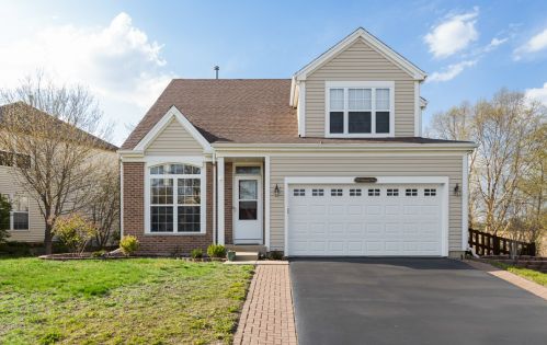 2334 Woodside Dr, Carpentersville, IL 60110-3320