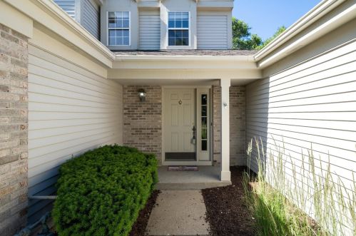 1624 Lexington Dr, Boulder Hill, IL 60538-3013