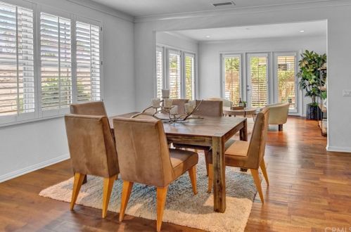 328 Bronze, Irvine CA  92618-1510 exterior