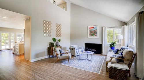141 Chelsea Hills Dr, Benicia, CA 94510-1614