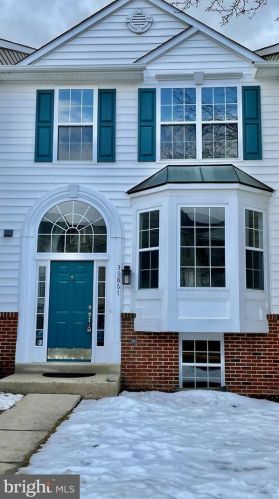 35867 Devon Park Sq, Round Hill, VA 20141-2480