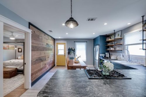 1618 6th Ave, Fort Worth TX  76104-4331 exterior