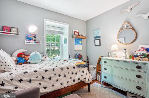 5269 Bradgen Ct, Springfield VA  22151-3524 exterior