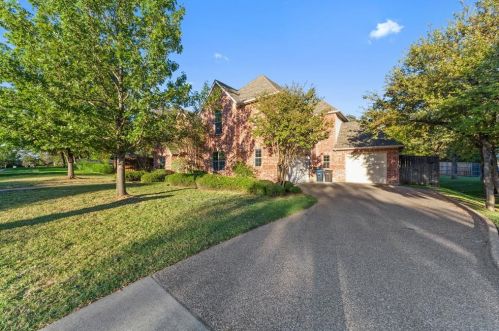 605 Waterchase Dr, Fort Worth TX  76120-2872 exterior