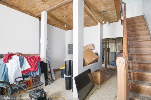 2551 4th St, Philadelphia PA  19133-3044 exterior