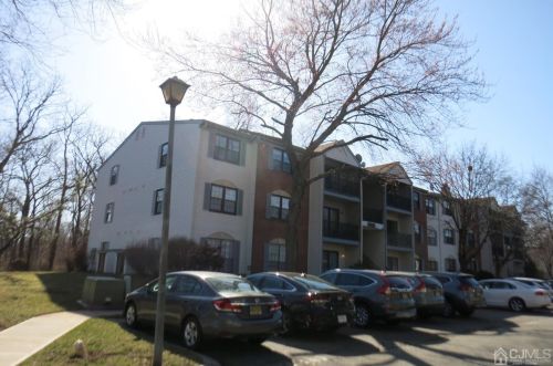 316 Hampshire Ct, Piscataway, NJ 08854-6247