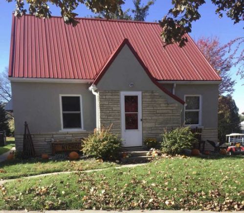 405 Maple St, Mabel, MN 55954-1544
