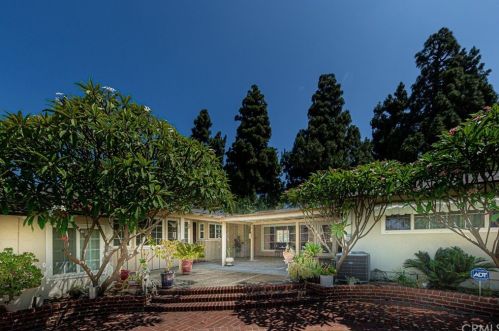 11778 Beverly Blvd, Whittier, CA 90601-2633