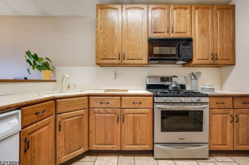 11 Sycamore Ln, Dover NJ  07869-3704 exterior