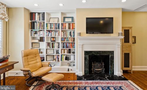 1812 Delancey Pl, Philadelphia PA  19103-6612 exterior