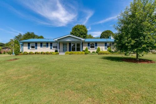 5046 Leann Dr, Pegram, TN 37143-2102