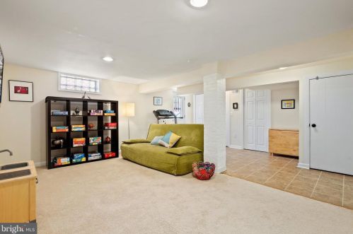 10159 Sutherland Rd, Silver Spring MD 20901-2236 exterior