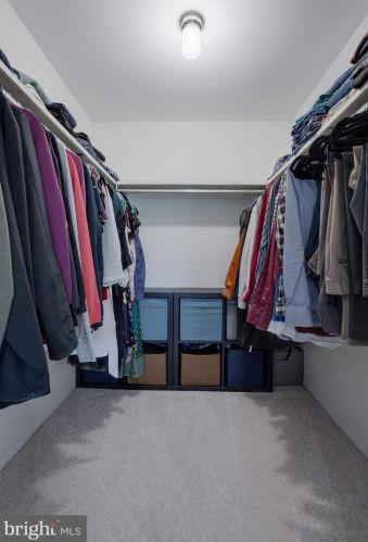 5707 Oak Leather Dr, Springfield VA  22015-2315 exterior