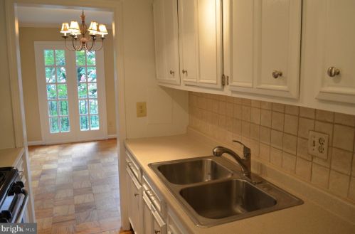 8902 16th St, Silver Spring MD 20910-2231 exterior