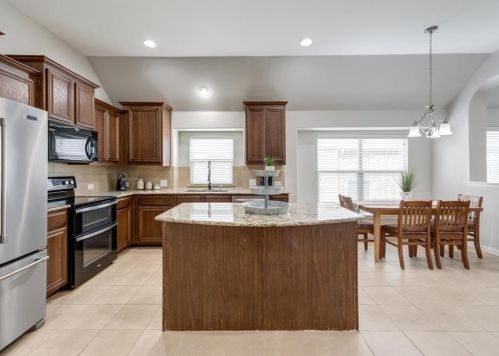 8632 Running River Ln, Fort Worth TX  76131-3380 exterior